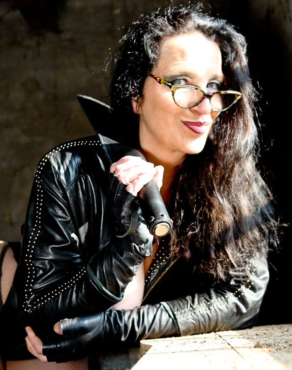 Jolie femme Vitrolles